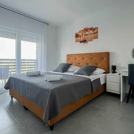 Ela With Heated Pool Comfortable Vila Zadar