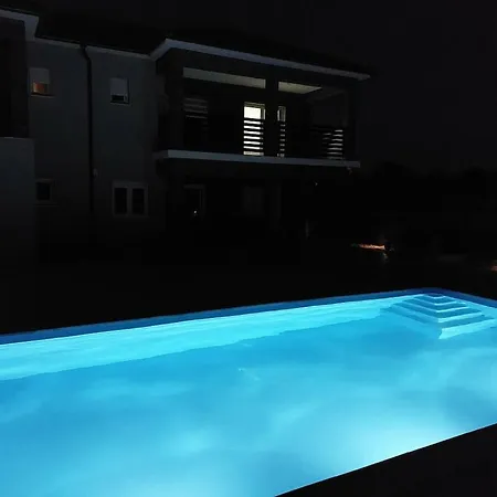 Vila Ela With Heated Pool Comfortable Zadar